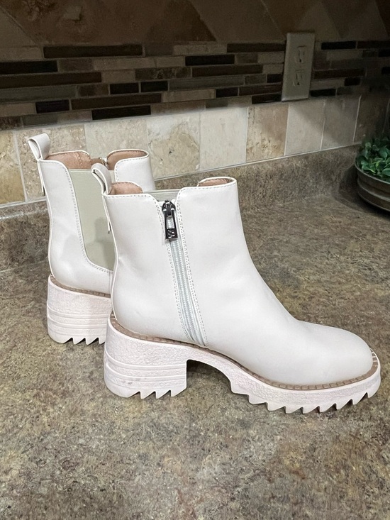 Sam & Libby Shoes - Sam & Libby Off White Chunky Lug Sole Chelsea Boots Zip Ankle Sz 7 Y2K